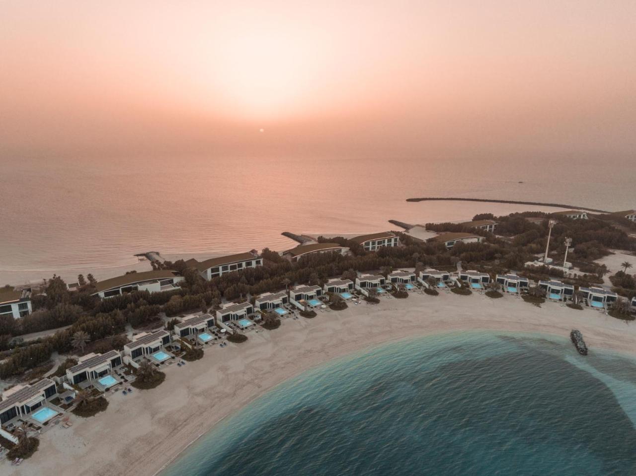 Hotel Nurai Island, Saadiyat Abu Dhabi Exterior foto Aerial view of the resort